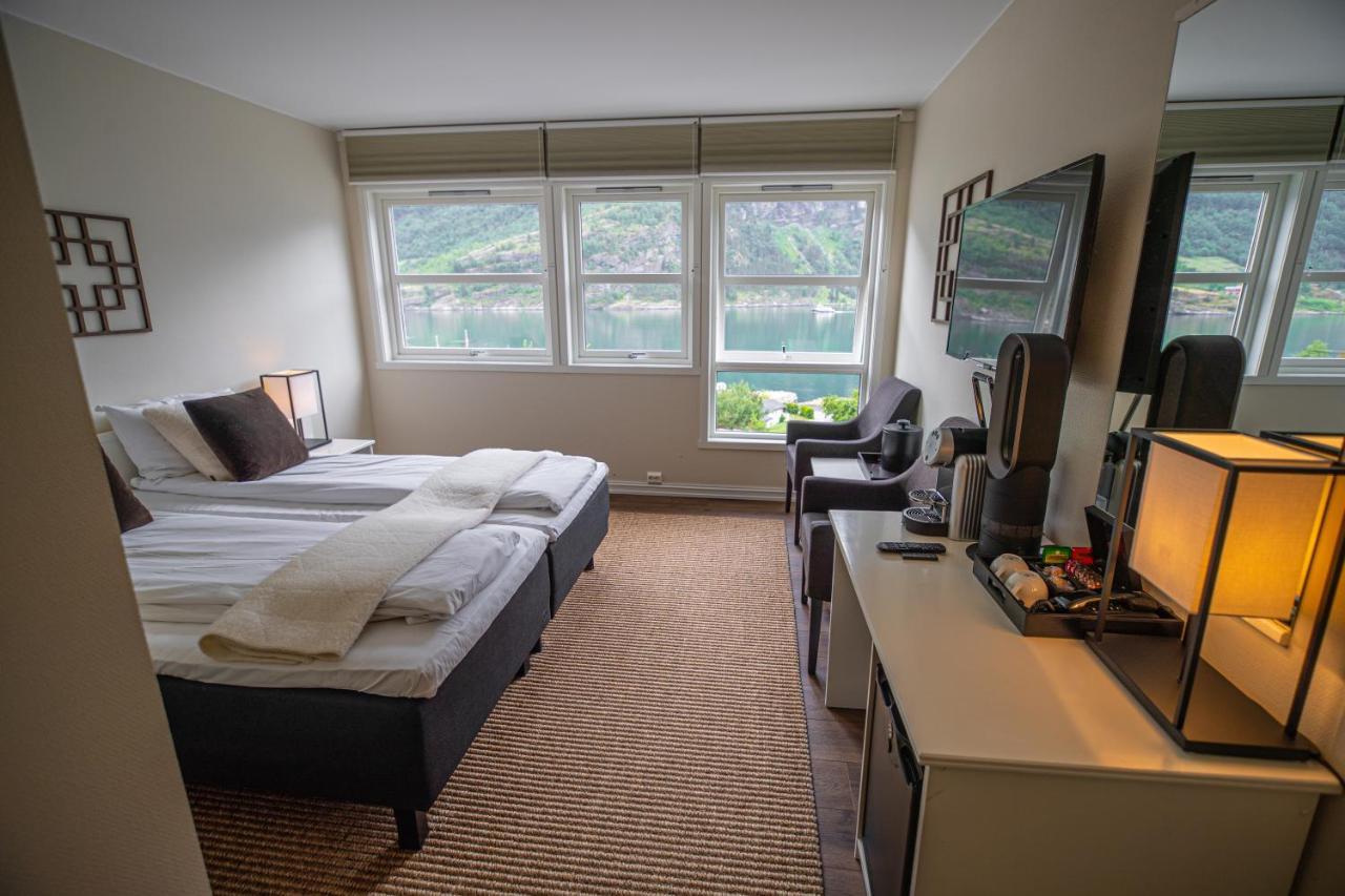 Double or Twin Room,1077585676:JPEG