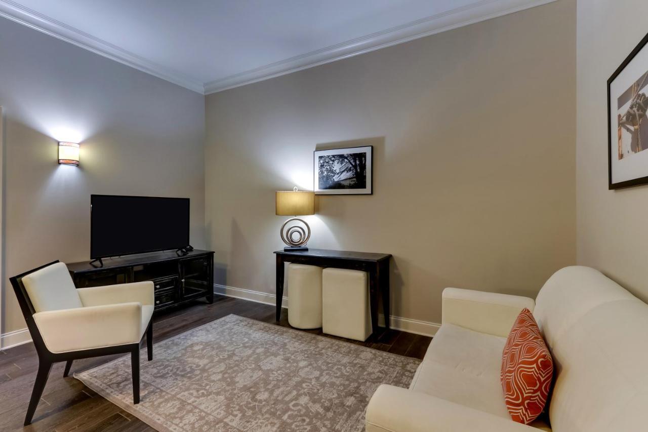 Queen Suite