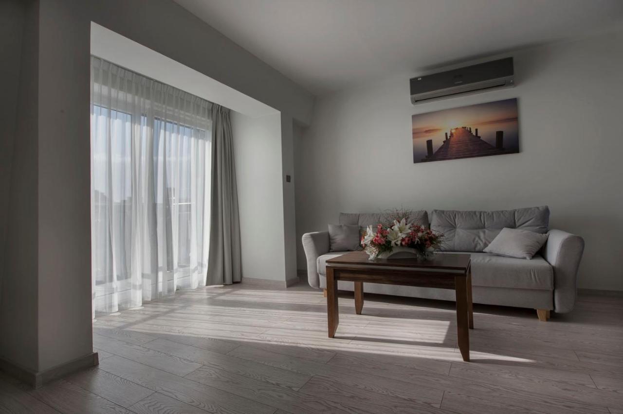 Superior Apartment (5 Adults)