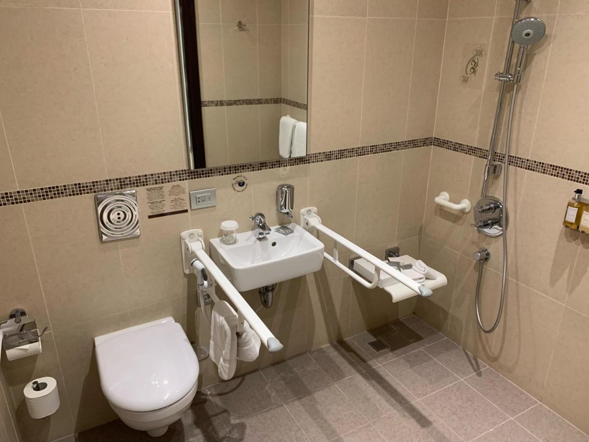 King Studio Suite with City View - Accessible