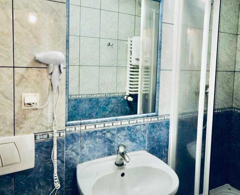 Small Single Room