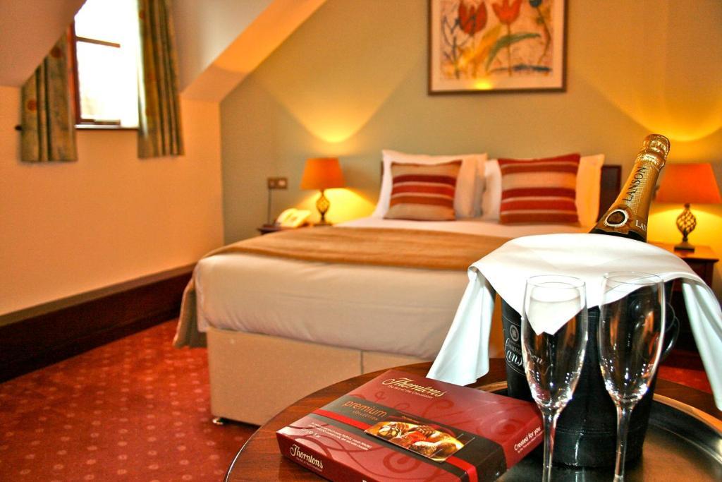 3 Night Dinner, Bed & Breakfast Entertainment Break (Includes 3 night ticket)
