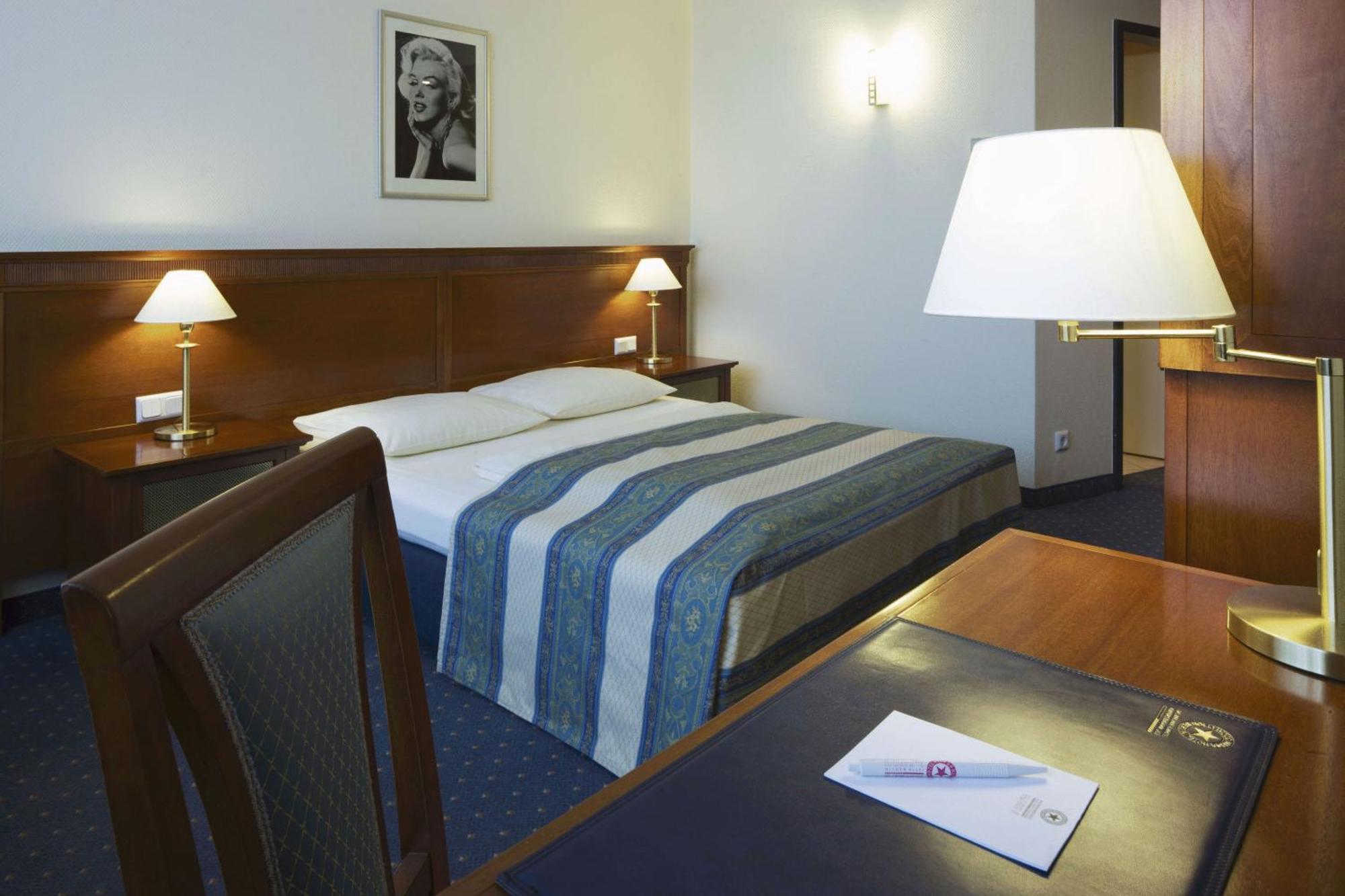Standard Single Room,942280450:JPEG