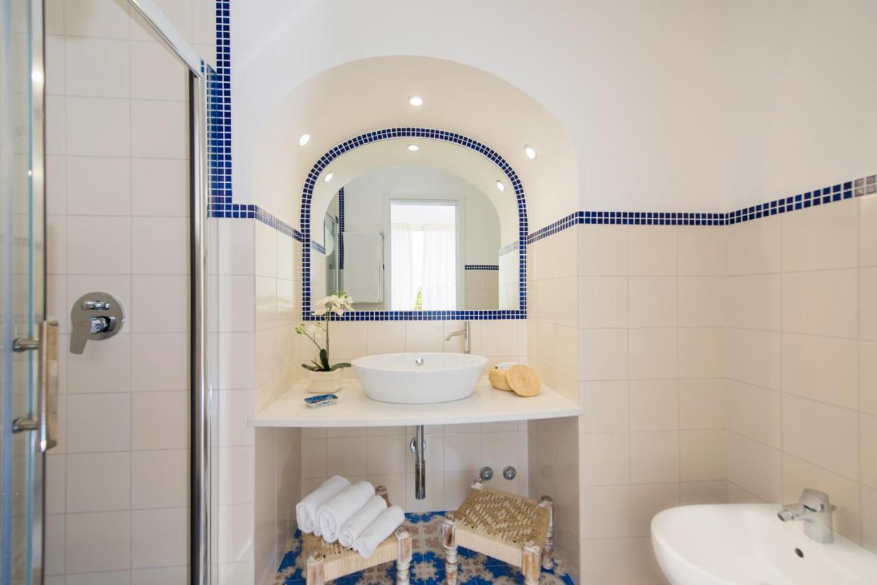 Double or Twin Room with Sea View