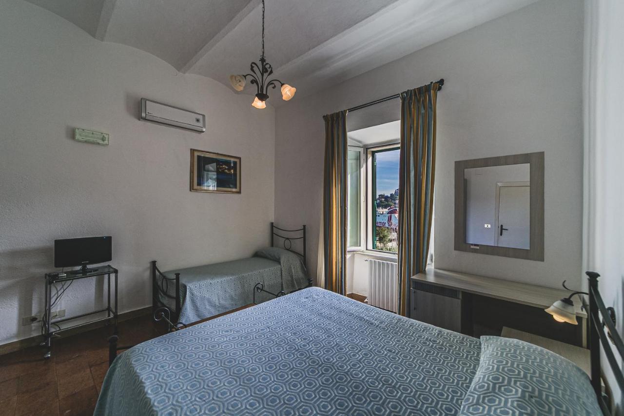 Standard Triple Room with Sea View