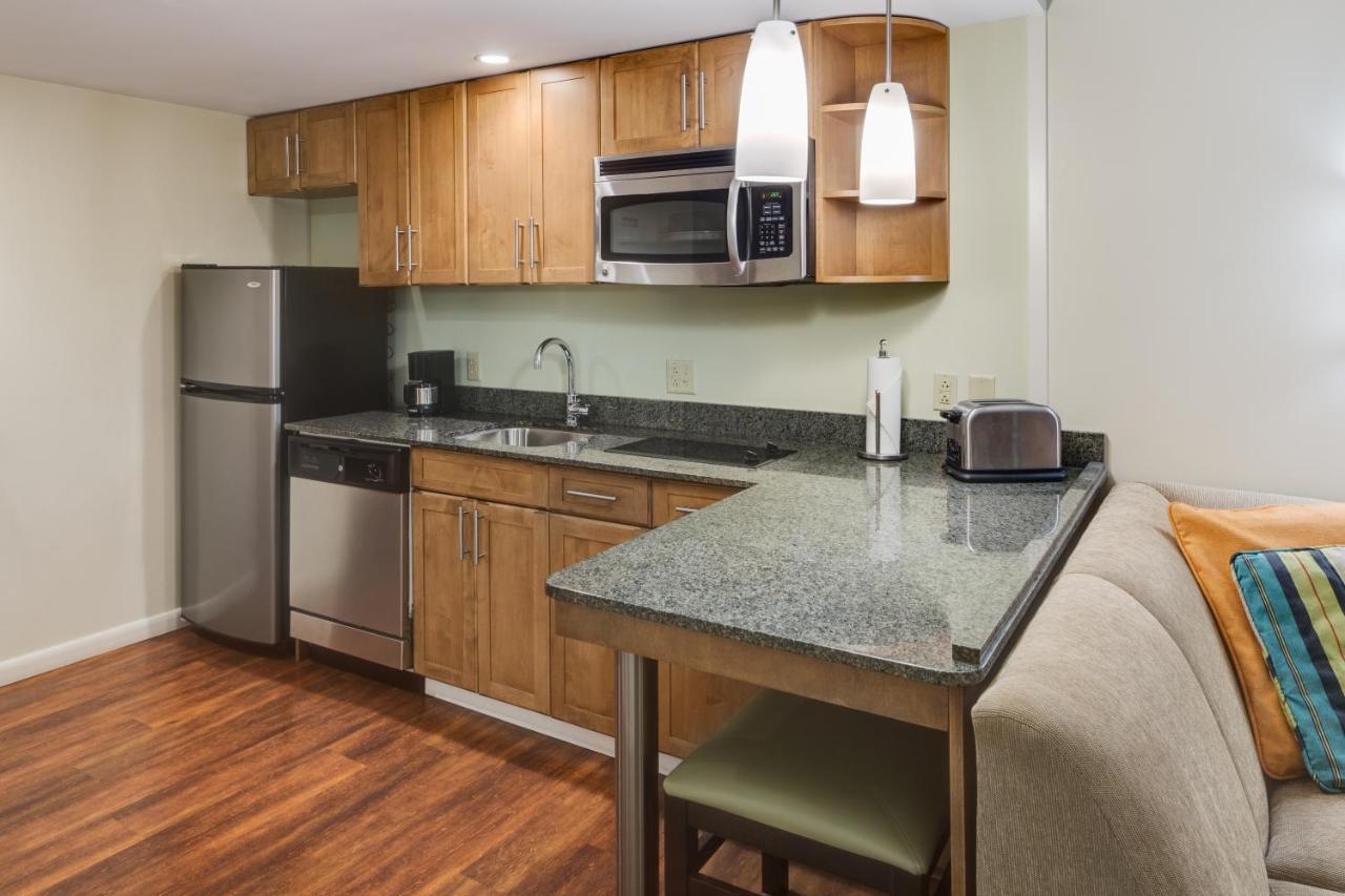 King Room with Roll-In Shower - Disability Access