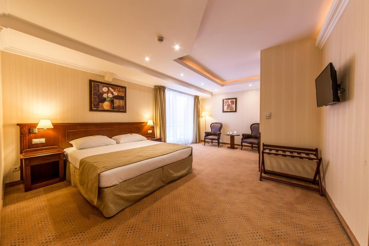 Upgraded Suite 1 King Bed Non Smoking,1083304750:JPEG