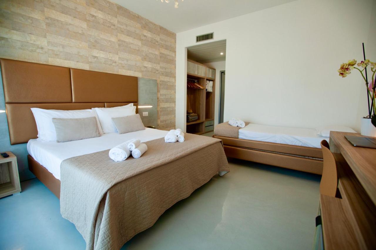 Deluxe Triple Room Sea View