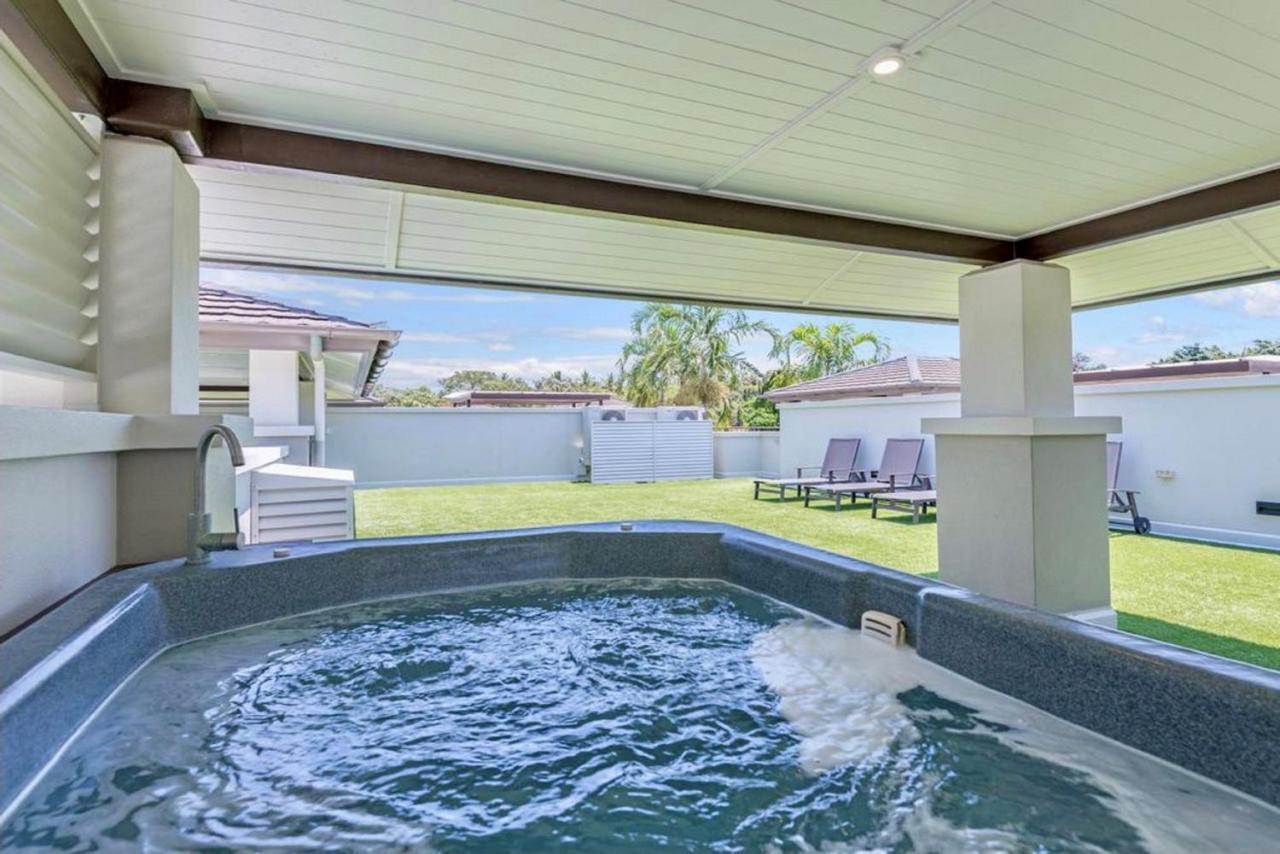 Two-Bedroom Penthouse Apartment Pool View West