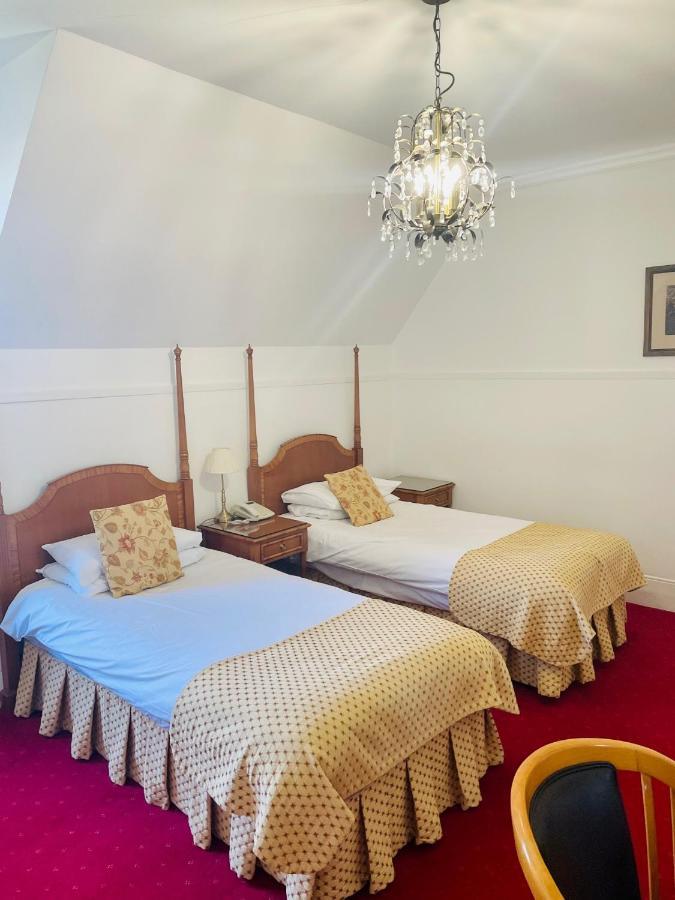 Twin Room with Bath
