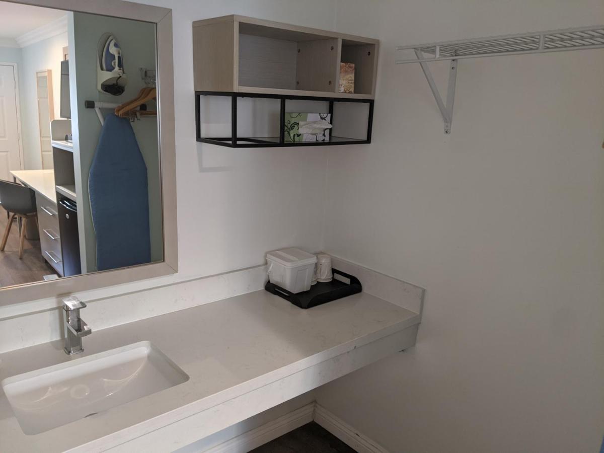 Kamer met Kingsize Bed en Rolstoeltoegankelijke Douche - Geschikt voor Gasten met een Lichamelijke Beperking en Slechthorenden - Rookvrij
