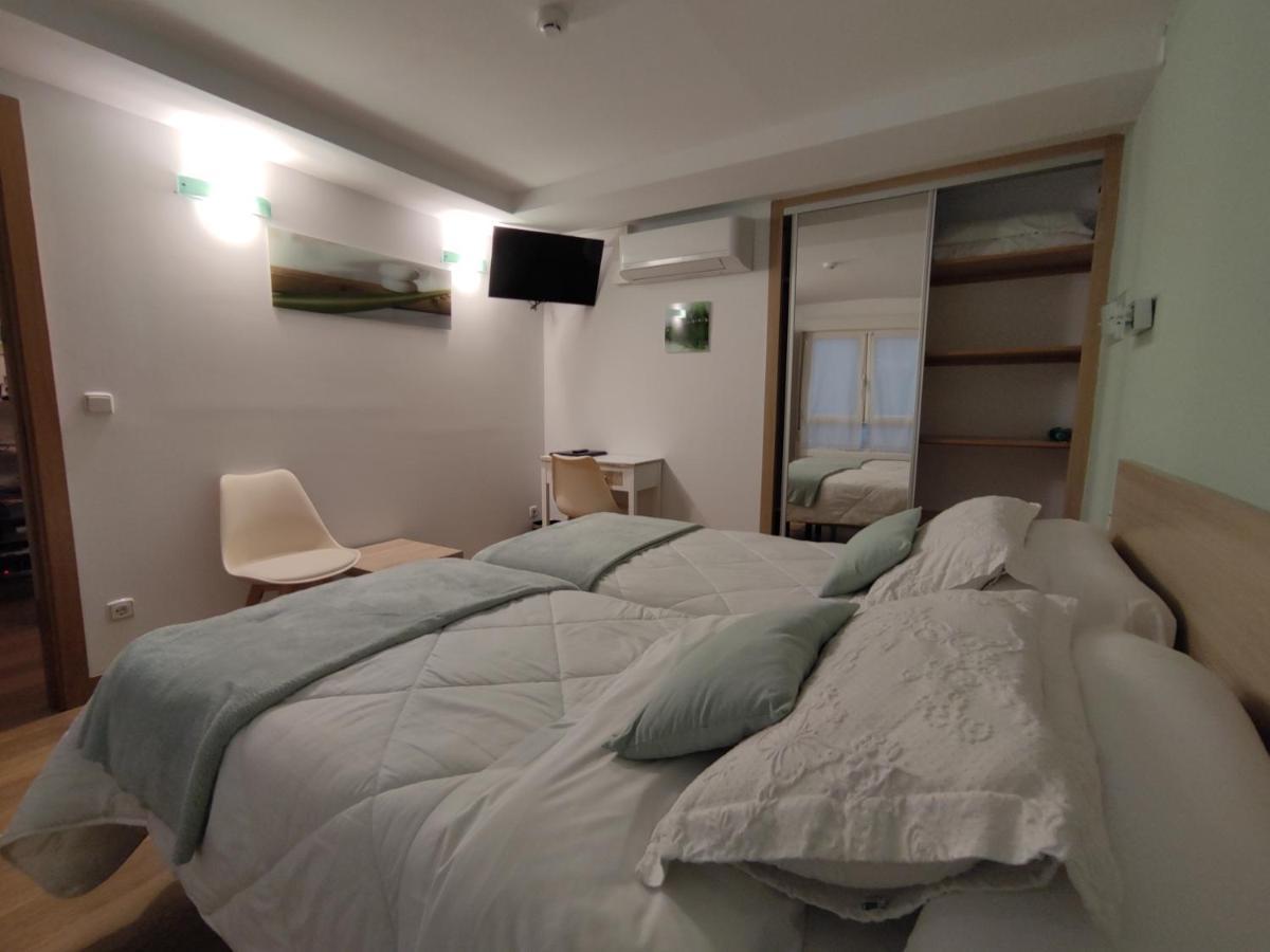 Double or Twin Room Private External Bathroom