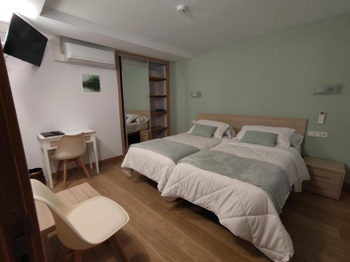 Double or Twin Room Private External Bathroom
