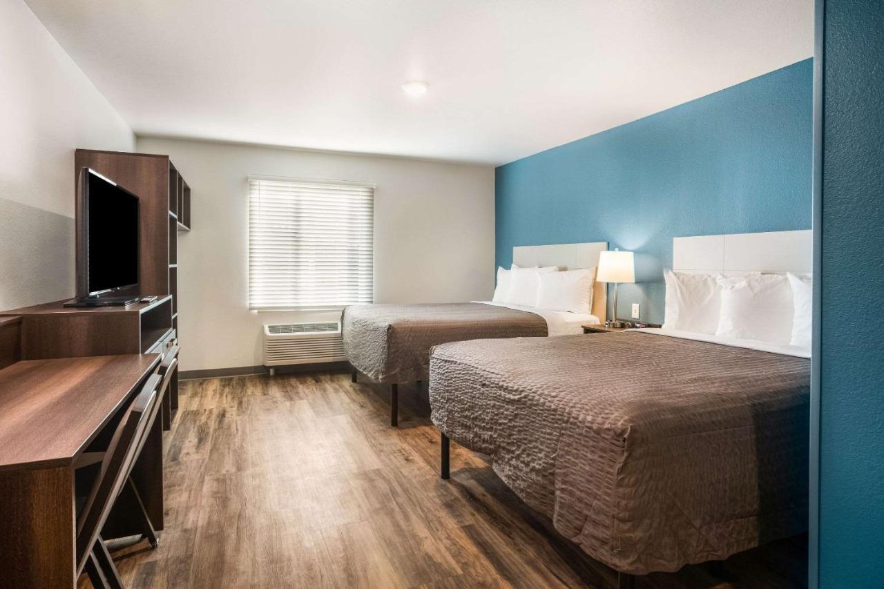 Queen Room with Two Queen Beds and Tub - Accessible/Non-Smoking