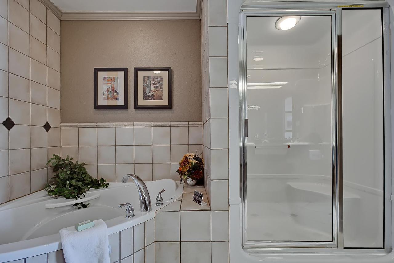 King Suite with Spa Bath - Non-Smoking,1543861621:JPEG
