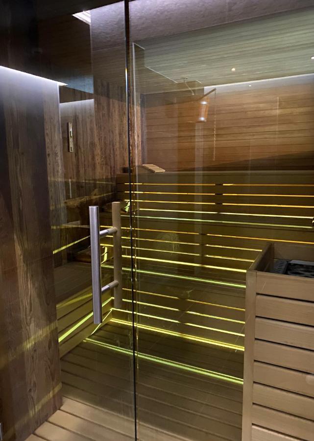 Deluxe Tweepersoonskamer met Douche en Uitzicht op het Kasteel (inclusief Wellness)