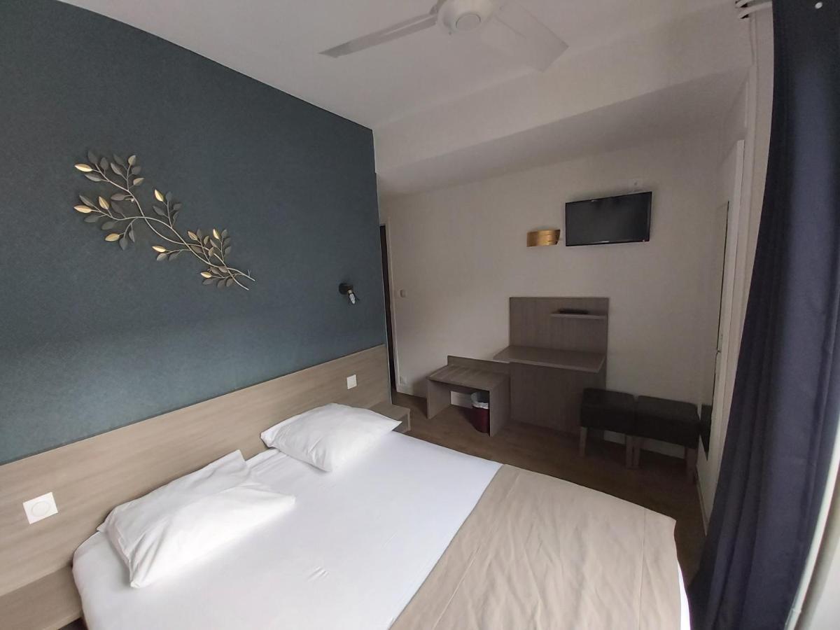 Double Room Eiffel Tower View