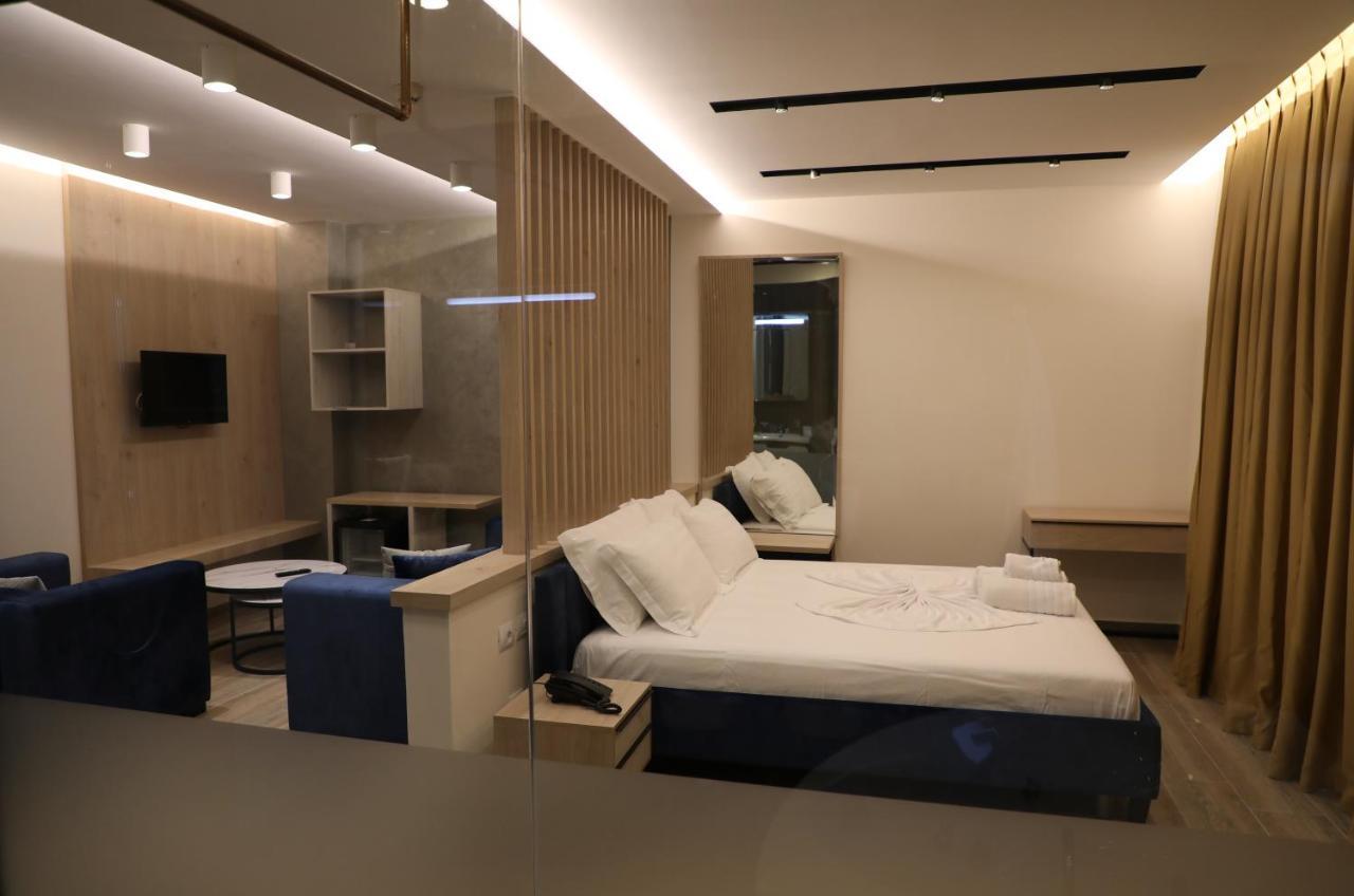 Deluxe Suite with Spa Bath