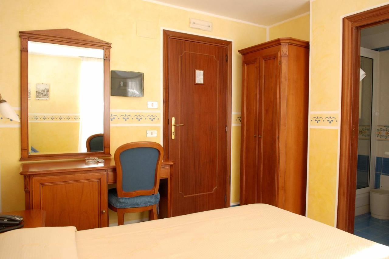 Economy Double Room,1557613276:JPEG