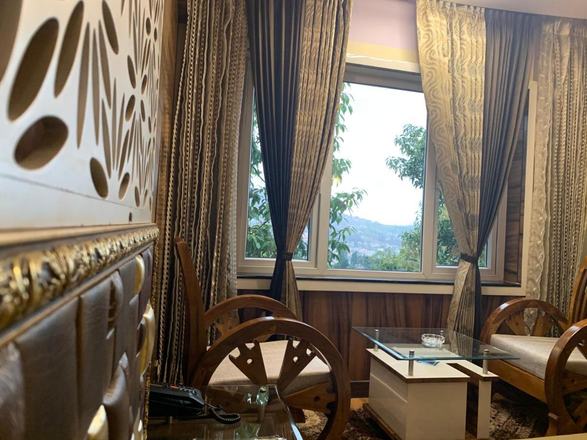 Suite with Mountain View