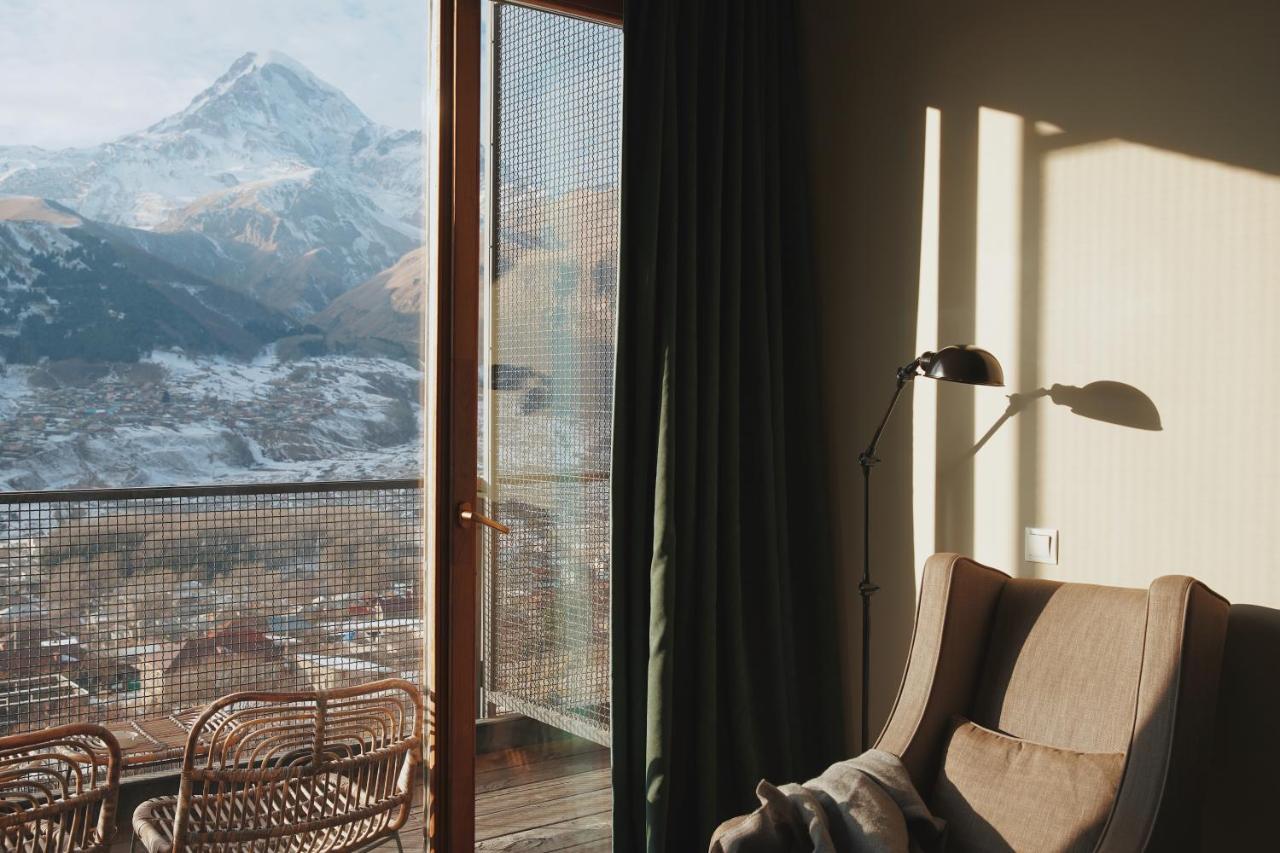 Twin Room with Mountain View