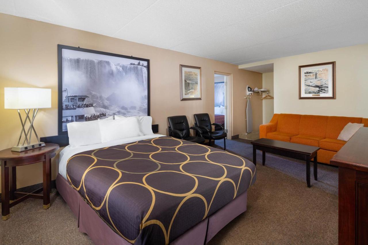 Two-Bedroom Family Suite Two Queen Beds Non-Smoking,1277330782:JPEG