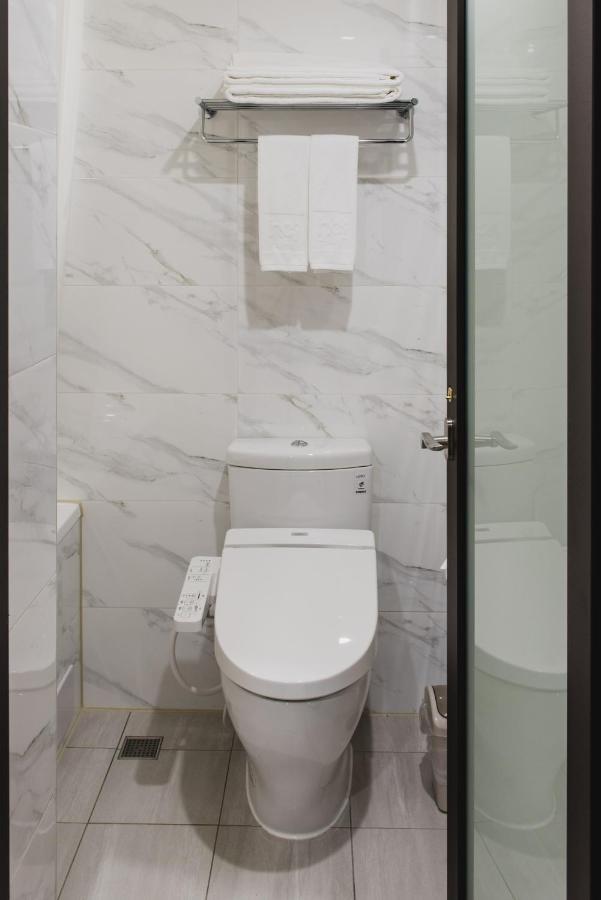 Day-use Double Room - No Window (2 Hours)
