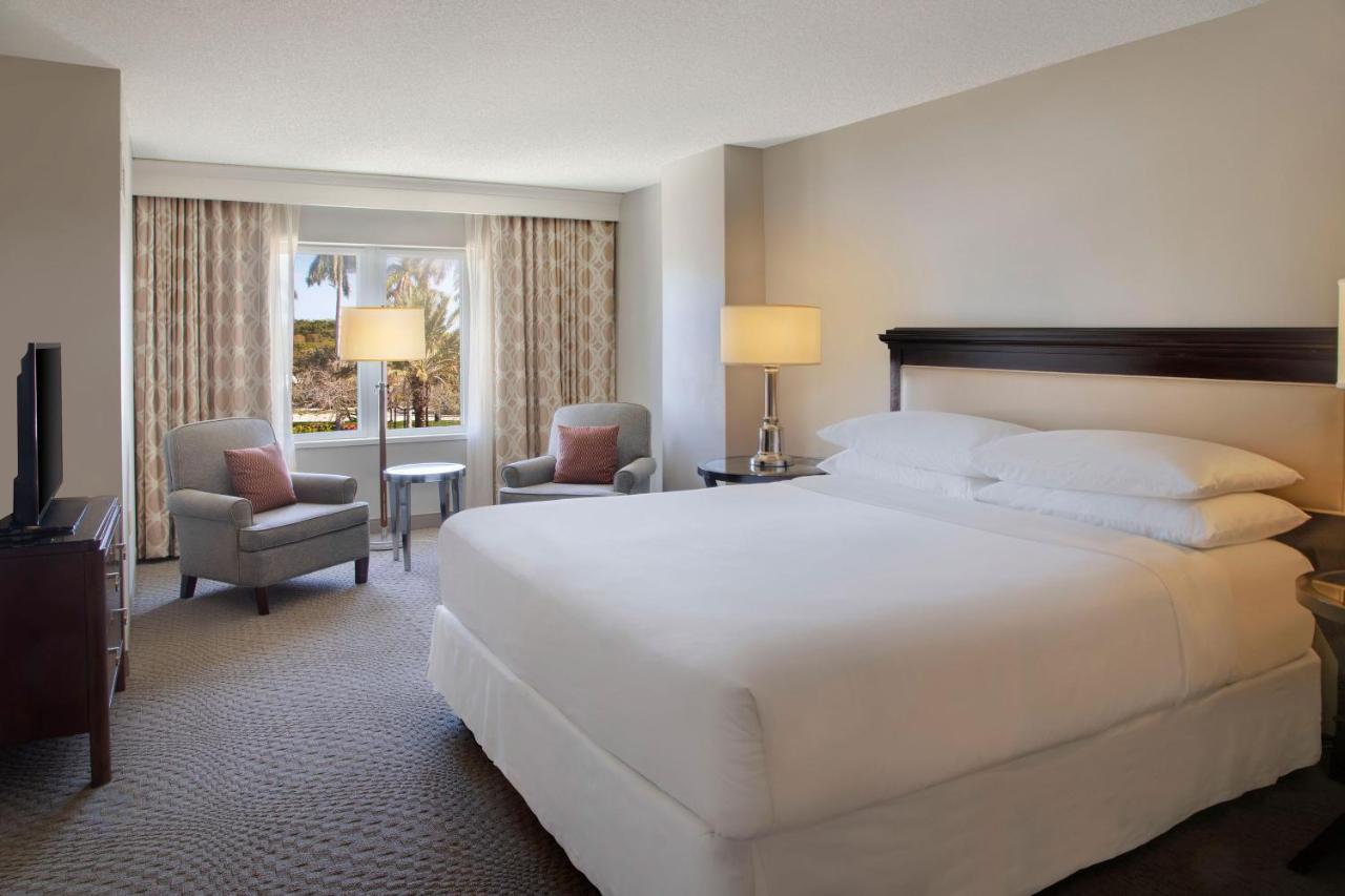 Executive Boardroom Suite, Executive Suite, 1 King, Sofa bed