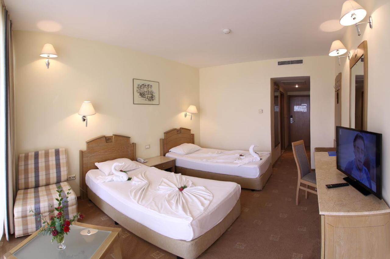 Twin Room with Park View - Free Beach Access,1090739529:JPEG