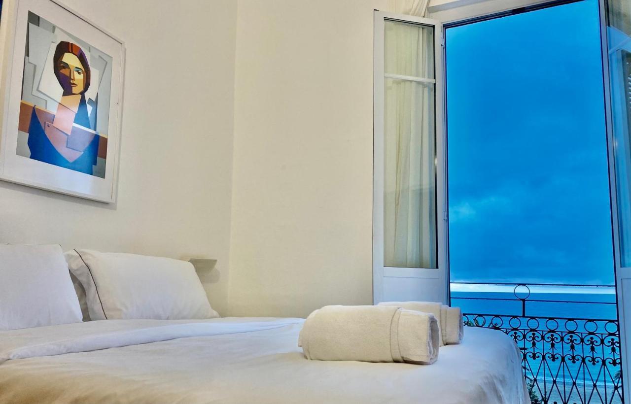 Standard Doppel- oder Zweibettzimmer mit Meerblick