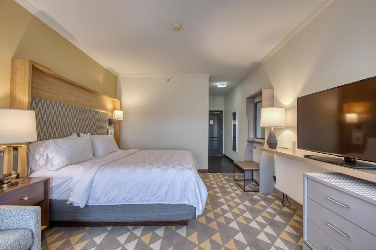 Standard King Room - Top Floor