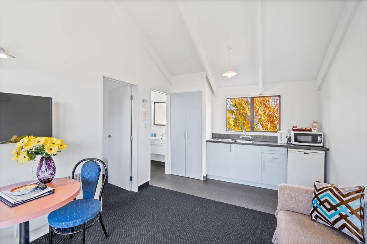 One-Bedroom Twin Apartment