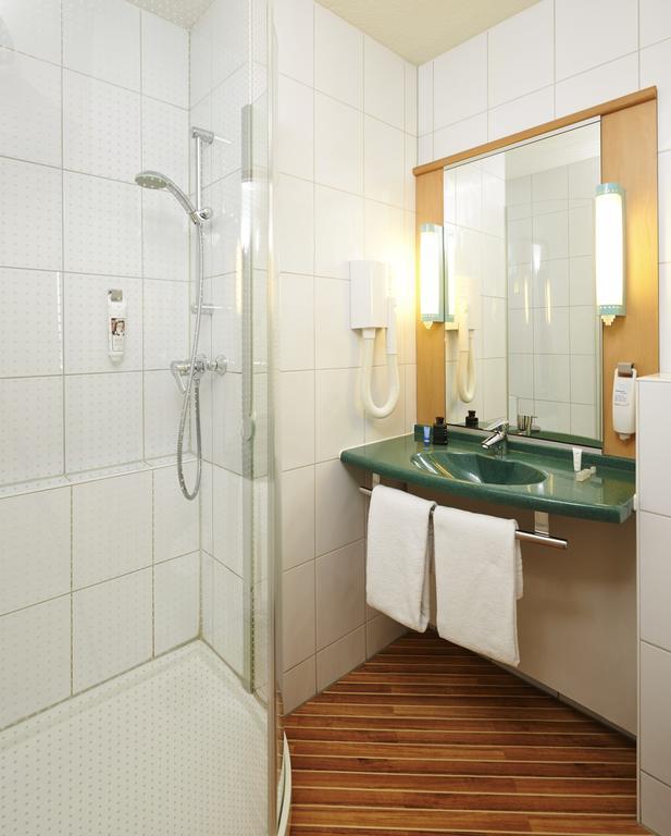 Standard Twin Room,1215188770:JPEG