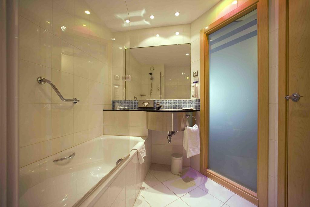 Standard Twin Room - Free Breakfast