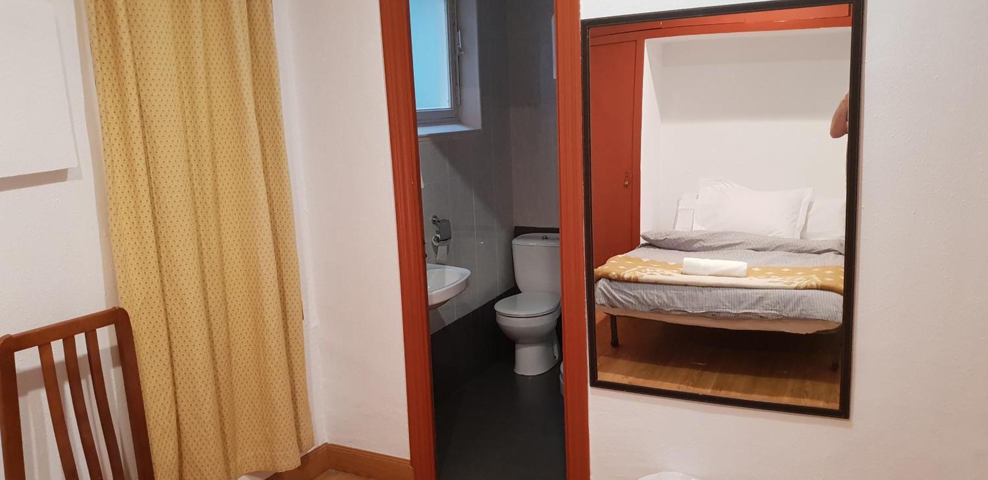 Single Room Private Bathroom