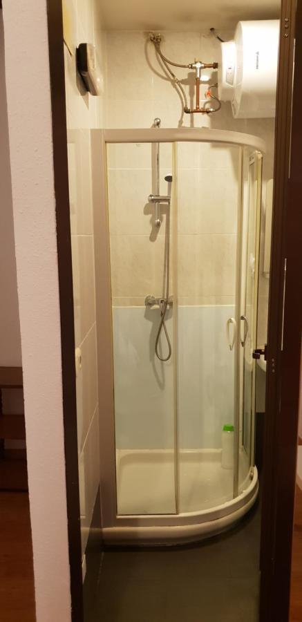 Double or Twin Room Private Bathroom