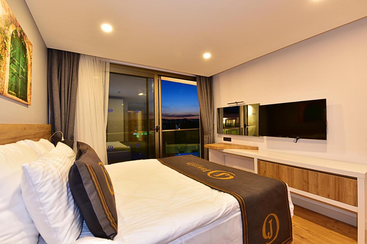 Two Bedroom Apartment Seaview