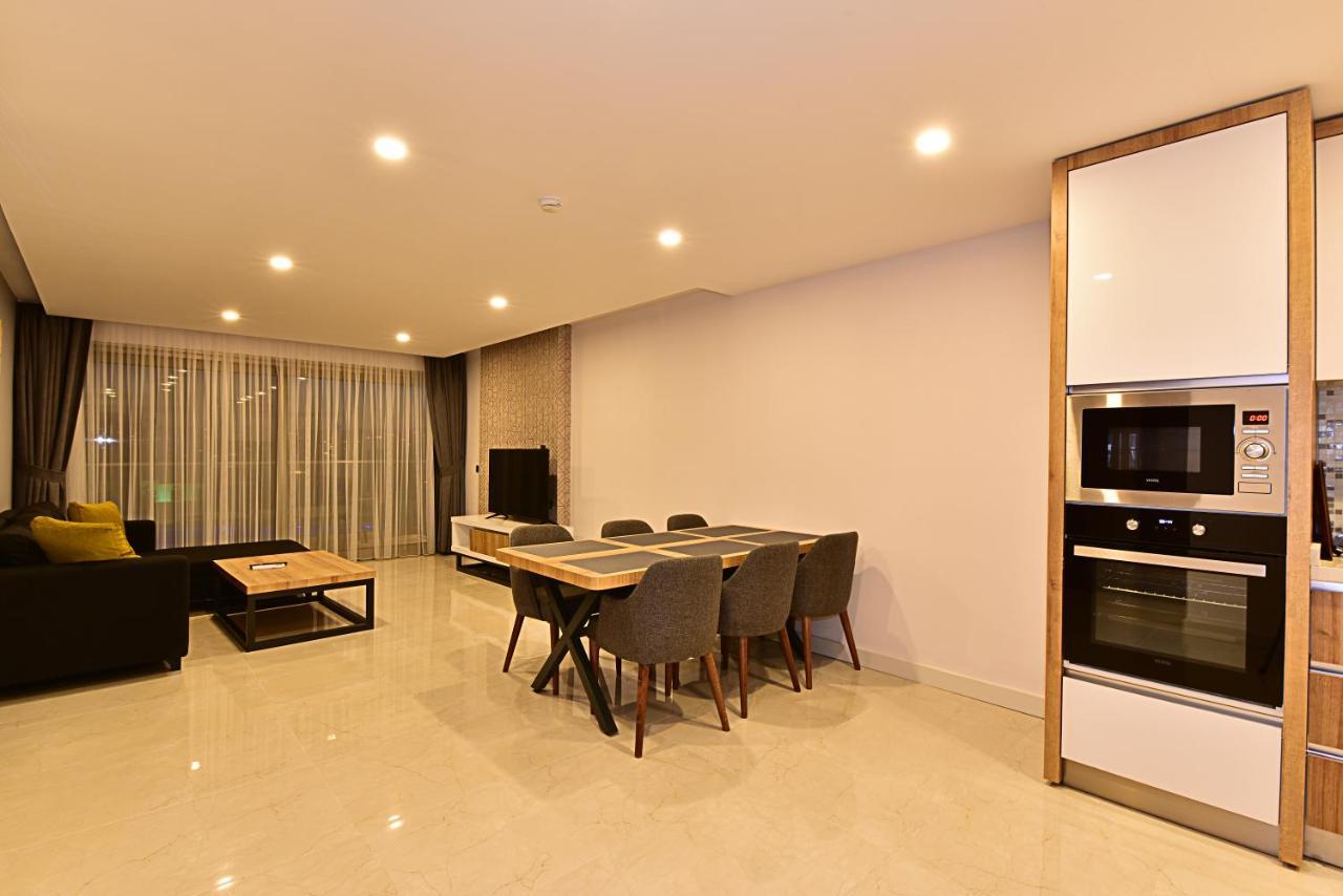 Three Bedroom Apartment Pool View