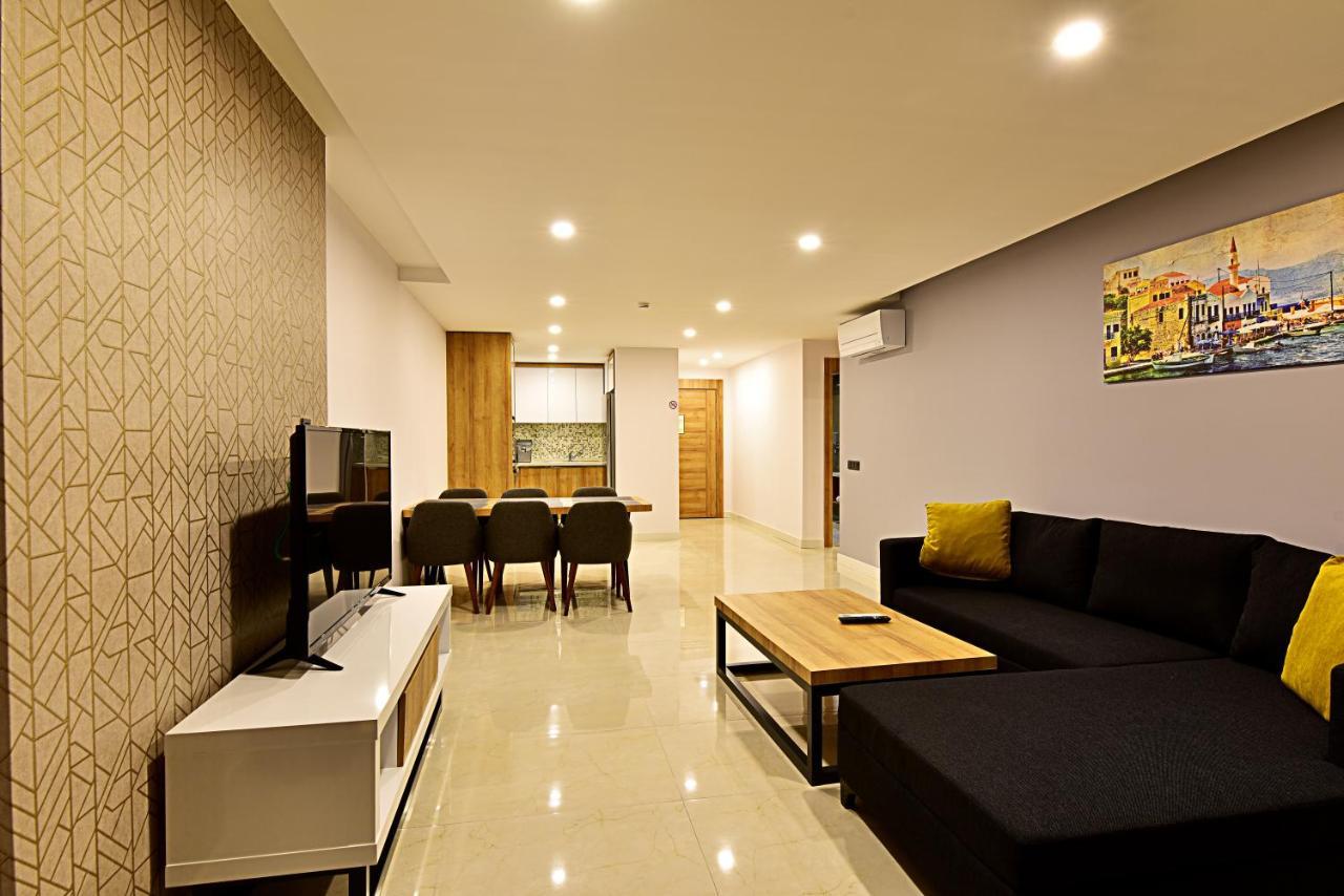 Three Bedroom Apartment Pool View