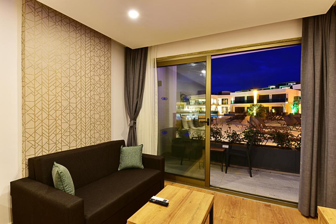 Studio Pool or Garden View