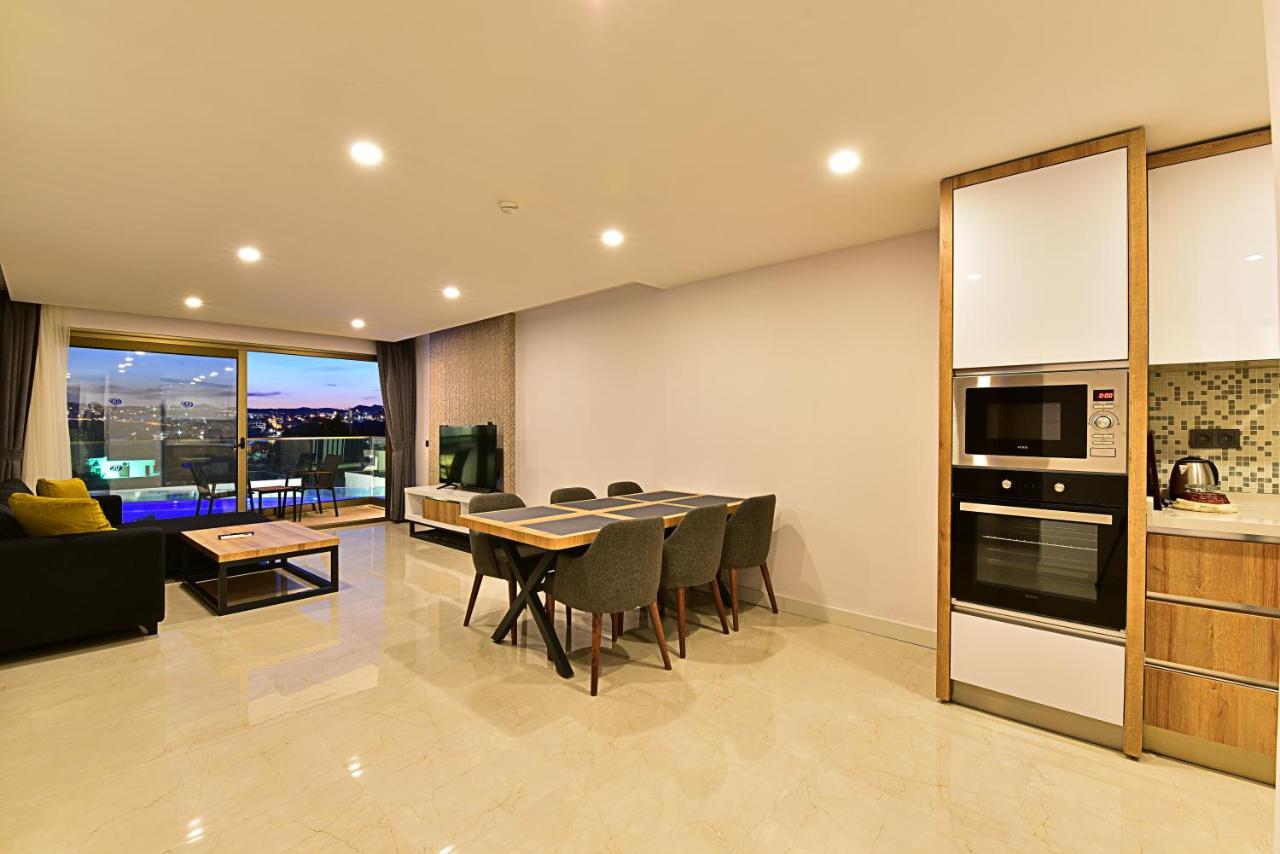 Three Bedroom Apartment Pool View