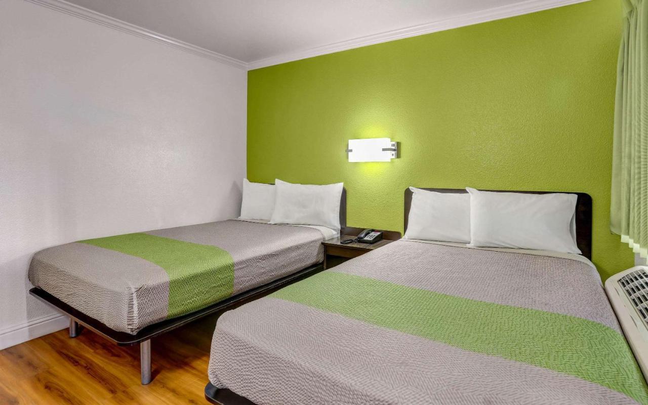 2 Full Beds | Smoking