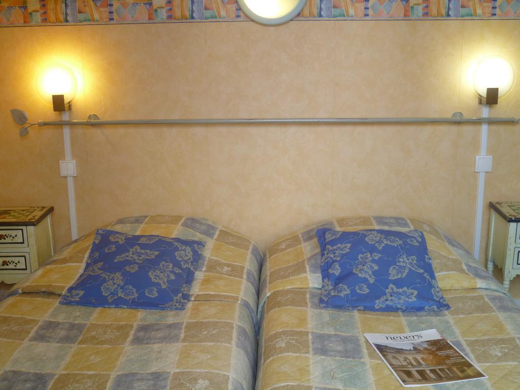Chambre Double Standard avec Toilettes Communes