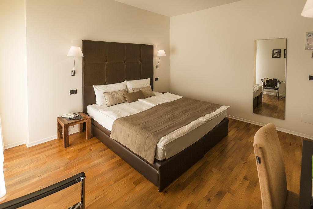 Doppelzimmer mit Seeblick