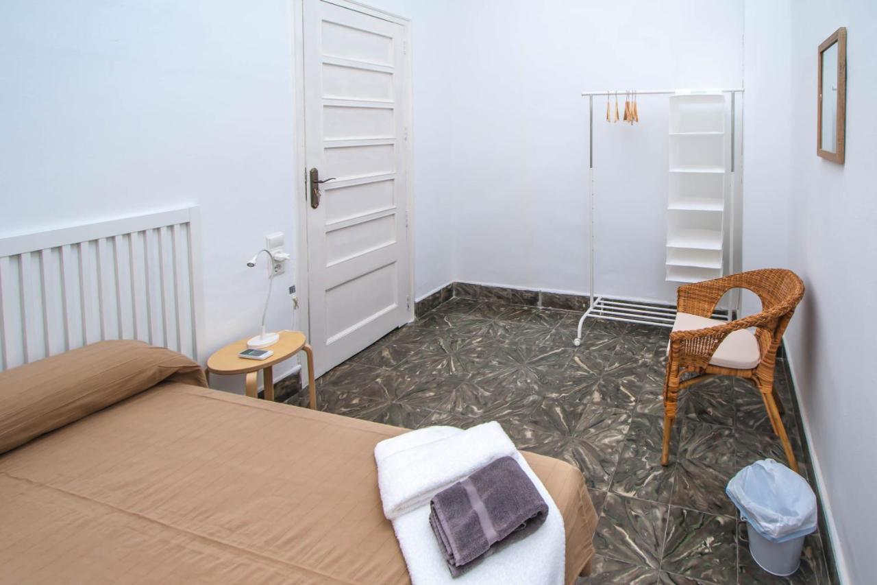 Single Room with Shared Bathroom,1097821653:JPEG