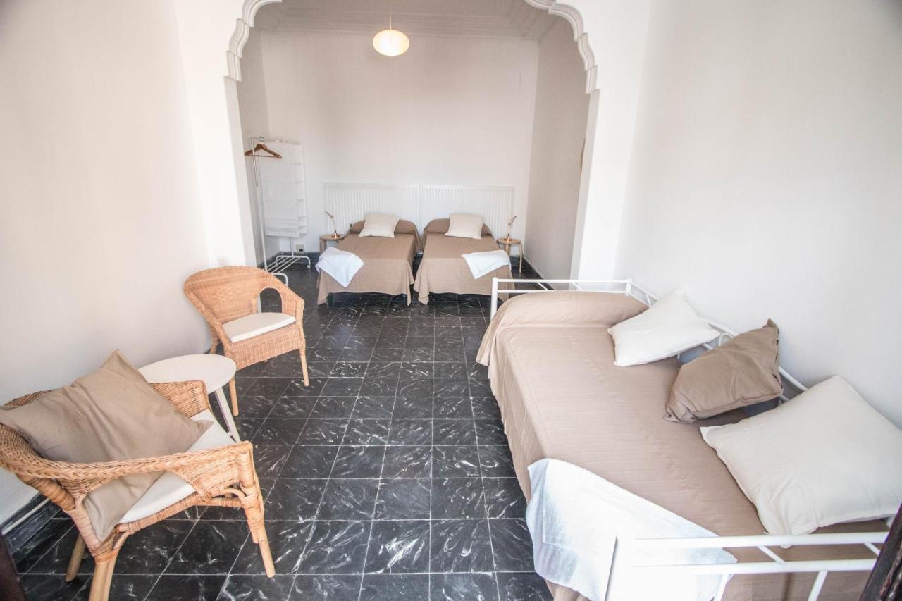 Driepersoonskamer met Balkon en Gedeelde Badkamer