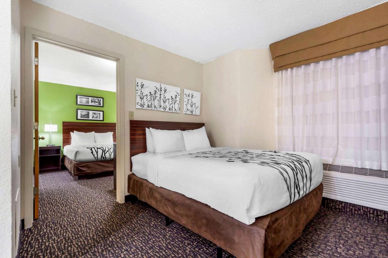 Queen Suite Two Queen Beds Non Smoking
