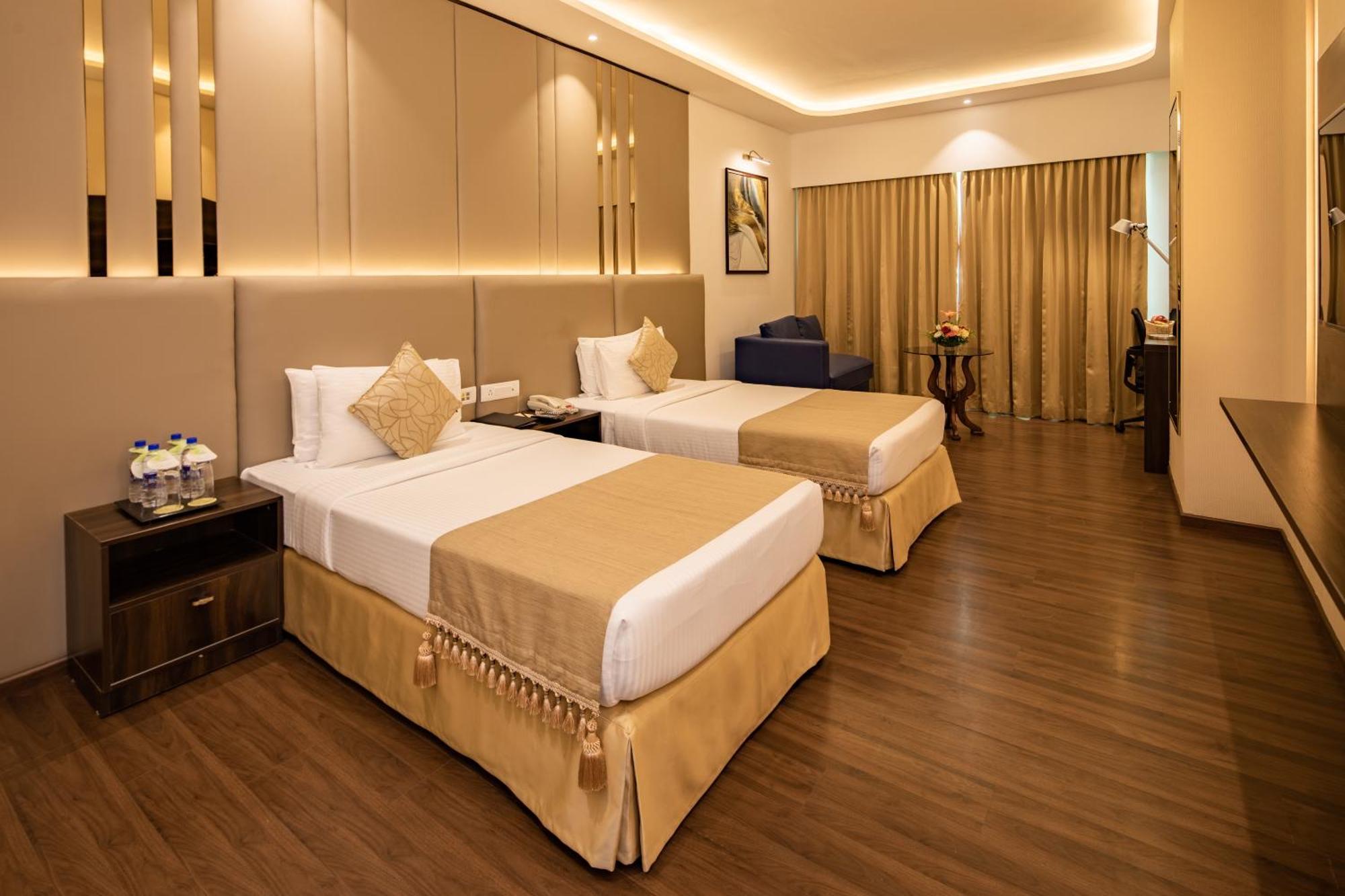 Gold Club Room