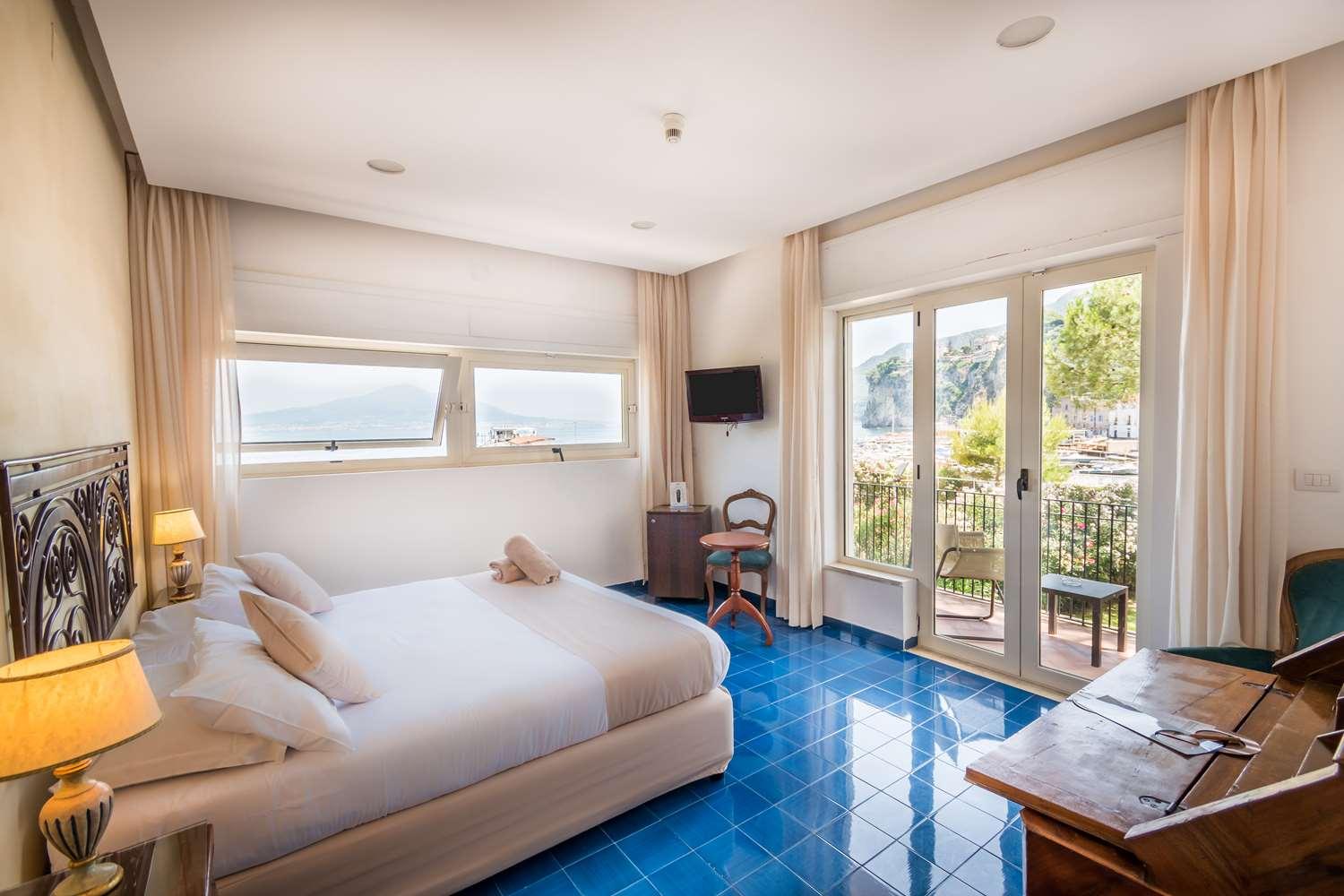 Superior Double or Twin Room with Sea View