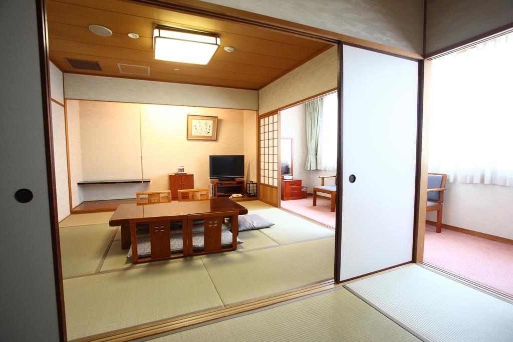 Japanese-Style Room - Smoking